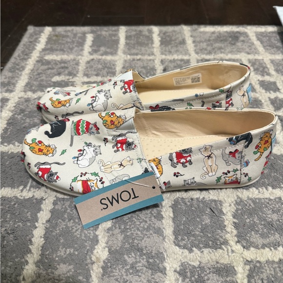 TOMS Christmas Cats Print Slip-Ons flats 7 - Picture 2 of 5